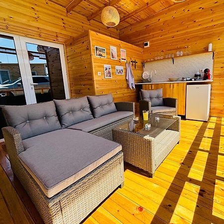 Cozyhut Бунгало Под Наем Tjernomorets Exteriör bild