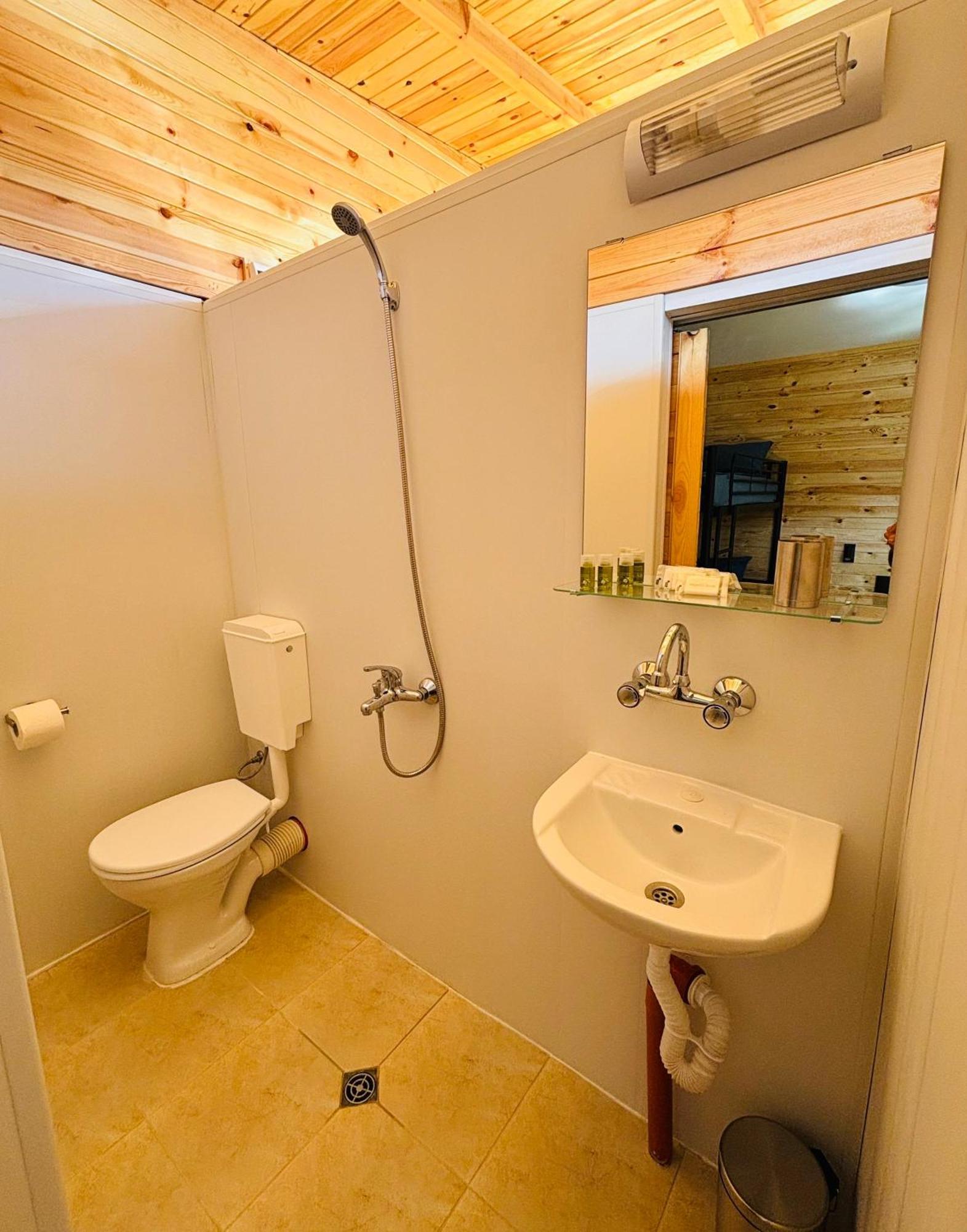 Cozyhut Бунгало Под Наем Tjernomorets Exteriör bild