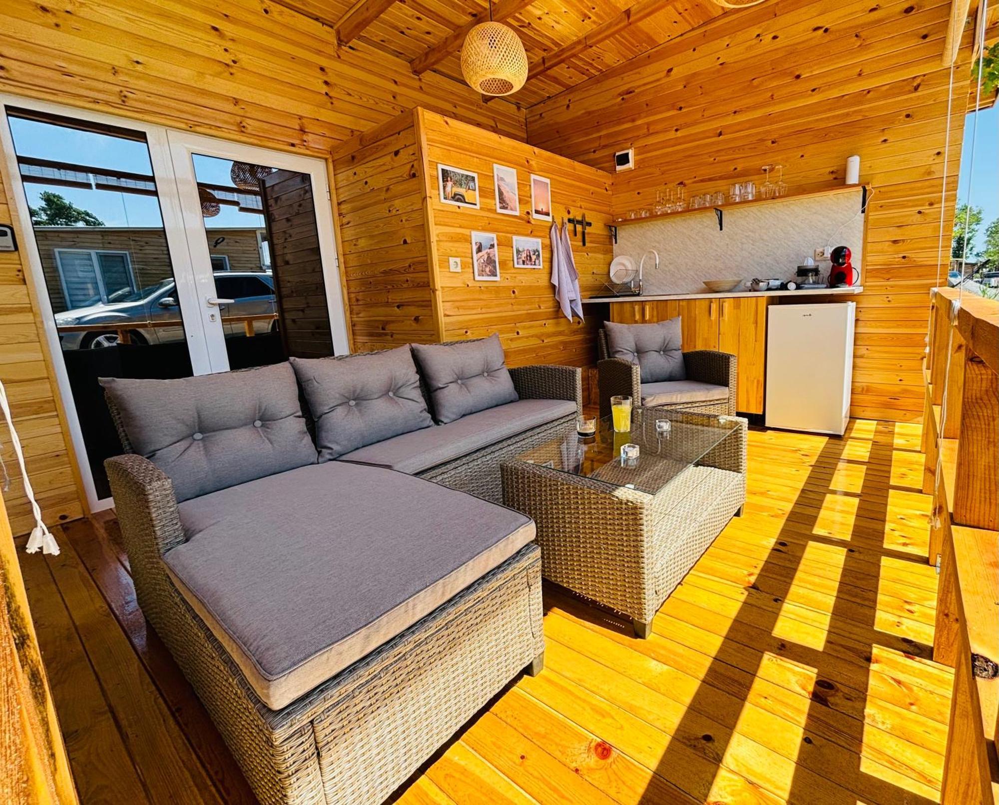 Cozyhut Бунгало Под Наем Tjernomorets Exteriör bild